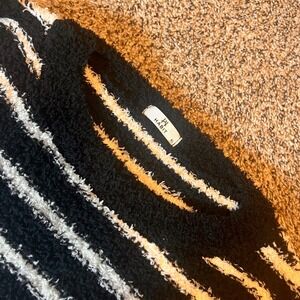 Habit Fuzzy Striped Sweater Black White Pullover Cozy Knit Top‎ Size M/L